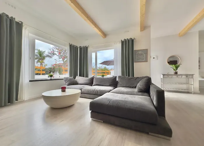 Juli Apartment *